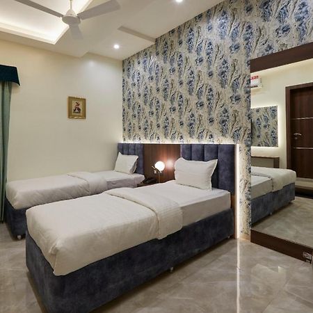 Hotel Rose Gold Ахмеднагар Экстерьер фото